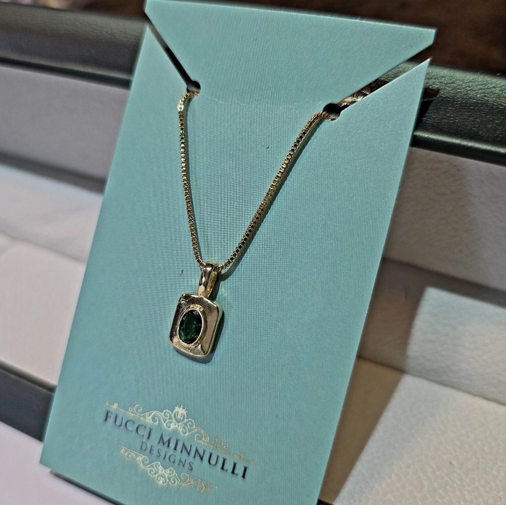 SALE!! Dainty Emerald Green CZ Pendant Necklace NWT - Picture 6 of 6